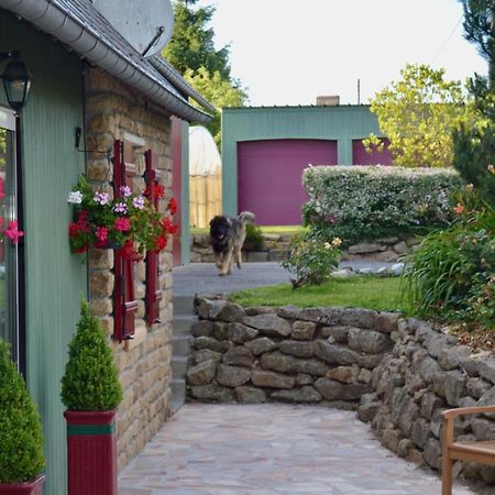 La Pichonniere Isigny-le-Buat Exterior foto